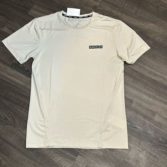 Men’s Hurley Athletic Shirt Sz S NWT - Picture 1 of 3
